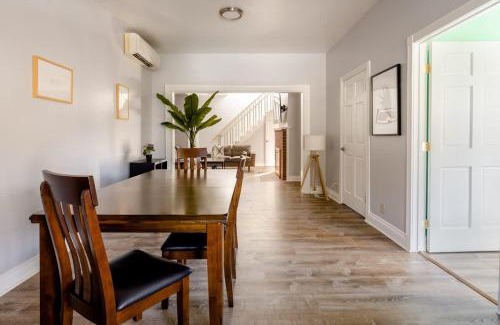 Richmond House | Remodeled 2BR - Walk to Coffee Bars & More