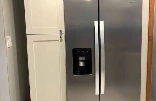 Greenfield House | Remodeled 3BR/1.5B, huge yard, off street pk