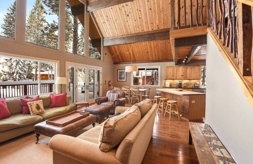 Carnelian Bay Ski Chalet | Remodeled Cabin - Walk to Beach, Hot Tub