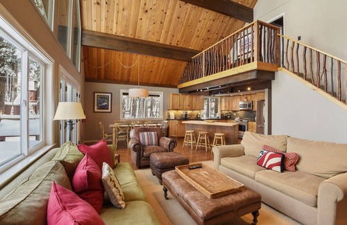 Carnelian Bay Ski Chalet | Remodeled Cabin - Walk to Beach, Hot Tub