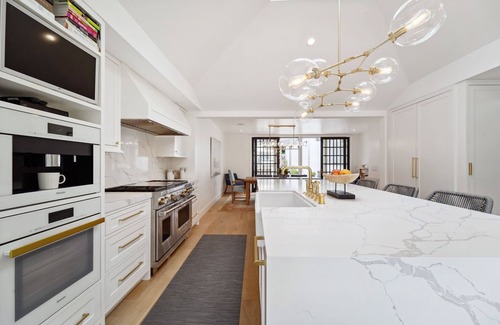Pacific Palisades House | Remodeled Charming Pacific Palisades Home with Pool/Spa