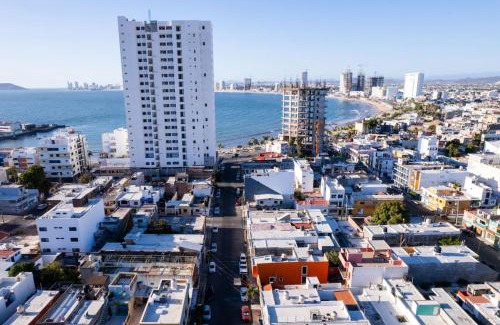 Centro Historico Apartment | Remodeled Cozy Central 3 blocks from the Malecon