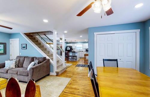 Empire House | Remodeled farmhouse near downtown with a firepit, central AC & washer/dryer,
