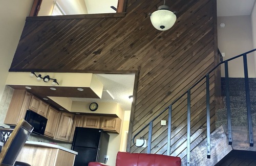 Lead Condo | Remodeled Fully Furnished Barefoot Resort Condo at Terry Peak South Dakota!