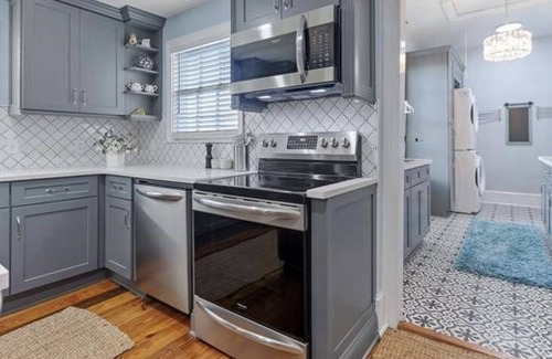 Monticello Cottage | Remodeled Historic home w/ hot tub 1 block from downtown! 30 minutes to FSU!