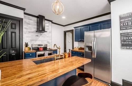 Downtown Columbus House | Remodeled historic home in German Village- short walk to local park and eateries