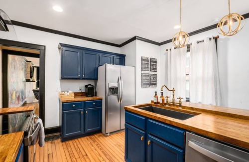 Downtown Columbus House | Remodeled historic home in German Village- short walk to local park and eateries