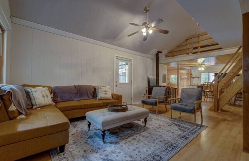 Carroll County Cabin | Remodeled Home near White Lake Pet-Friendly!