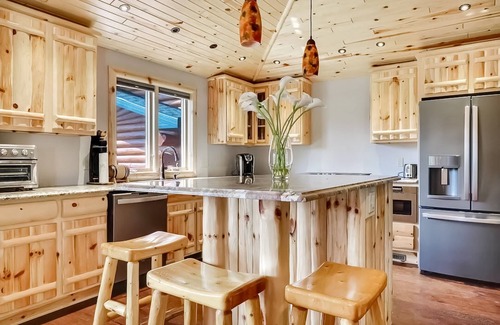 Indian River House | Remodeled riverfront home with private hot tub, firepit, grill, AC