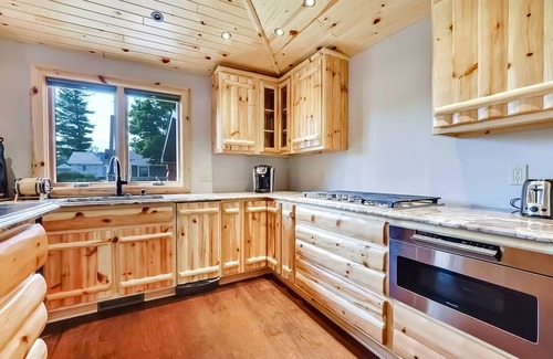 Indian River House | Remodeled riverfront home with private hot tub, firepit, grill, AC