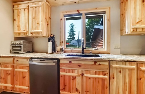 Indian River House | Remodeled riverfront home with private hot tub, firepit, grill, AC