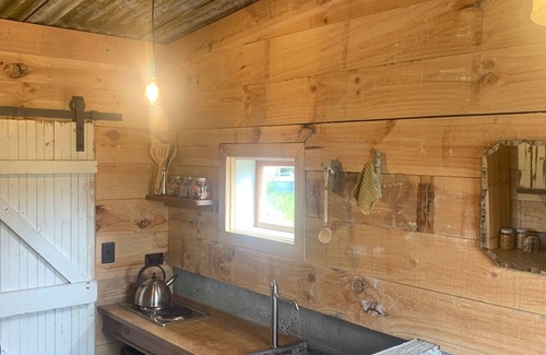 Southland Cabin | Remodeled Rural farm hut in Central Southland - 40 mins from Invercargill