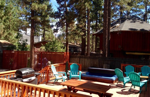 Peter Pan House | Remodeled stylish, 3 bedrooms 2 story log cabin, hottub, sleeps 7 ,PeterPan area