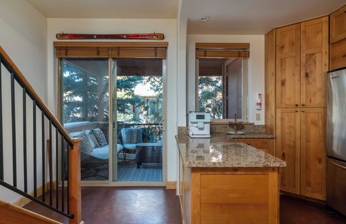 Warm Springs House | Remodeled townhome 3 min to ski + central Ketchum