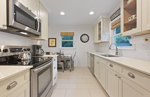 Southampton House | Remodeled Treasured Family Home-Southampton,NY on Lake &Close to Village & Beach