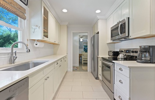 Southampton House | Remodeled Treasured Family Home-Southampton,NY on Lake &Close to Village & Beach