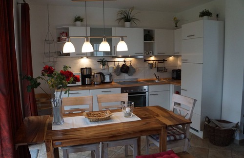 Boergerende-Rethwisch Apartment | Ren. Apartment on the ground floor, WiFi, close to the beach, partially fenced, children-u. tierfreundl.