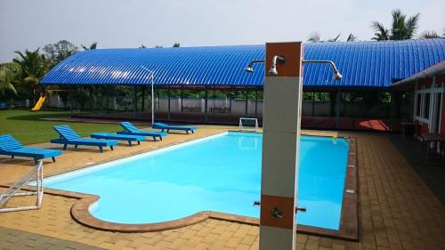 Vypin Hotel | Renai Blue Waters Cherai