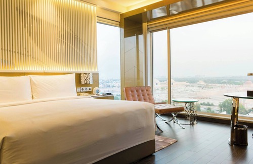 Gomti Nagar Hotel | Renaissance Lucknow Hotel