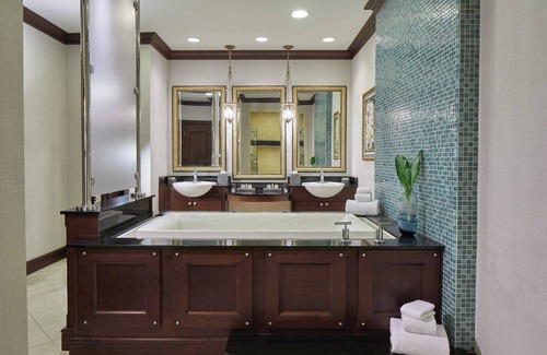 Montgomery Hotel | Renaissance Montgomery Hotel & Spa at the Convention Center