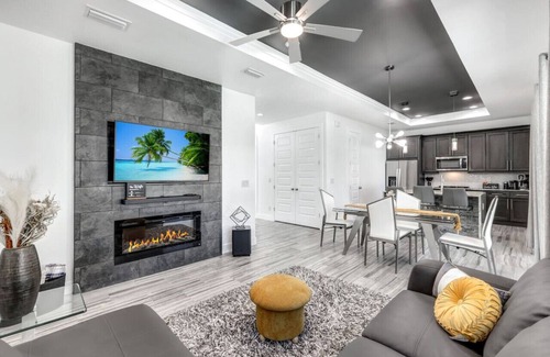 Bonita Springs House | Renaissance Oasis Retreat