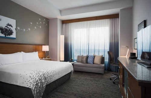 Schaumburg Hotel | Renaissance Schaumburg Convention Center Hotel