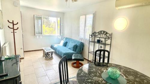 Cheval-Blanc Apartment | Rendez-vous au soleil de Provence - gite 4 personnes 80m2 - coin jardin - climatisation