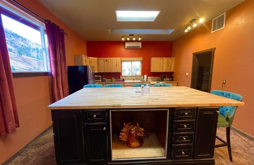 Cashmere Apartment | Rendezvous Ranch horse training, month rental only