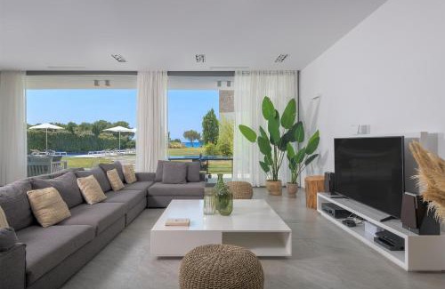 Soroni Villa | Renee Beach Front Executive Luxury Villa