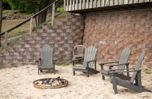 Mayfield House | Rennie Lake Hideaway Cottage