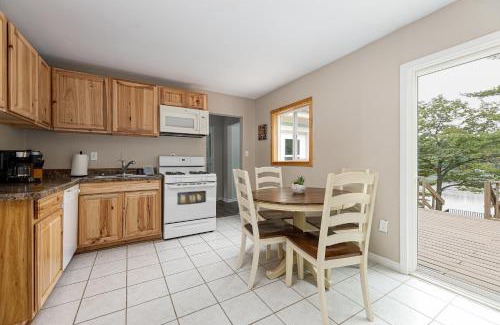 Mayfield House | Rennie Lake Hideaway Cottage