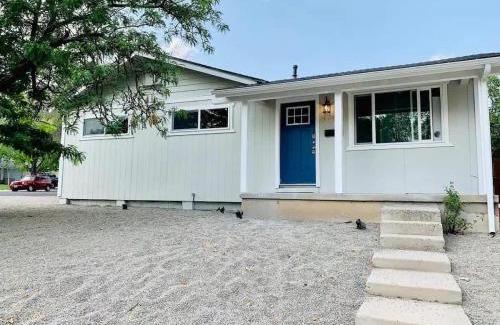 West University House | Reno Retreat 3 King Beds by Casinos and University