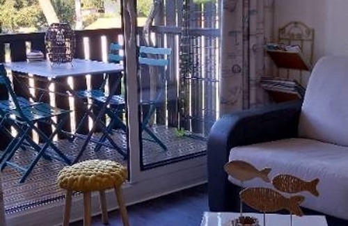 Saint-Georges-de-Didonne Apartment | Renovated studio 150m from the beach with bikes and pets allowed