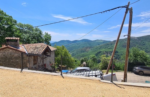 Labastide-sur-Besorgues House | Renovated country house right next to hiking trails.