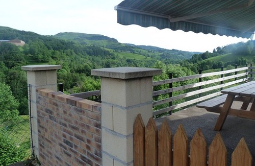 Mandailles-Saint-Julien Cottage | Renovated historic house with terrace, pets allowed