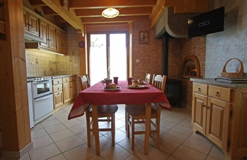 Saulxures-sur-Moselotte Cottage | Renovated mountain house with fireplace and hiking