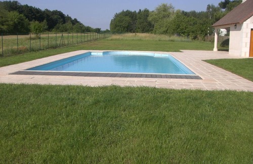 Saint-Georges-sur-Cher Cottage | Renovated house with pool and garden in Val de Cher