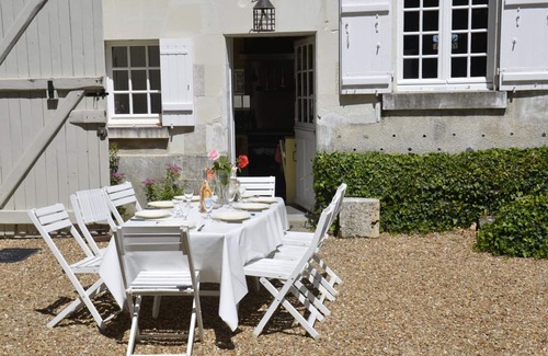 Saint-Georges-sur-Cher Cottage | Renovated house with pool and garden in Val de Cher