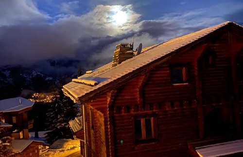 La Perriere Ski Chalet | Renovated 12-person chalet (6 bedrooms - 6 bathrooms) at La Tania Courchevel - domaine 3 vallées