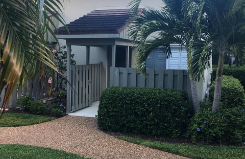 Johns Island House | Renovated 2 BR/2.5 BA Townhouse on John's Island Golf Course