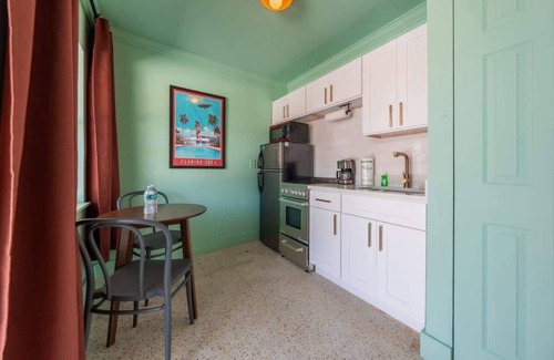 Bay Esplanade Apartment | Renovated 2025 - Retro Beach Oasis with Color Pop