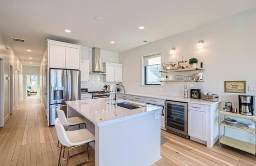 Leyden House | Renovated 3 BDR Army Barracks