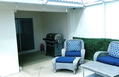 North Naples Villa | Renovated 3 BR villa in Naples, west of 41, close to beach and onsite club