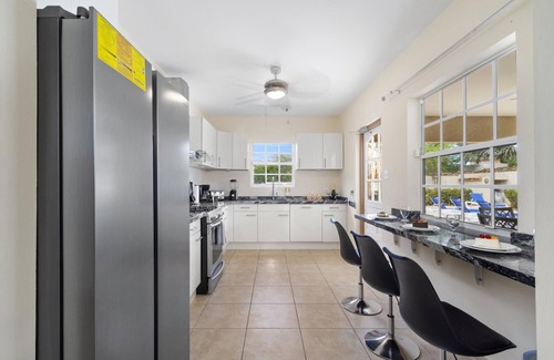 Boroncana Villa | Renovated 3BR Home ~Private Pool~Close 2 Beach~BBQ