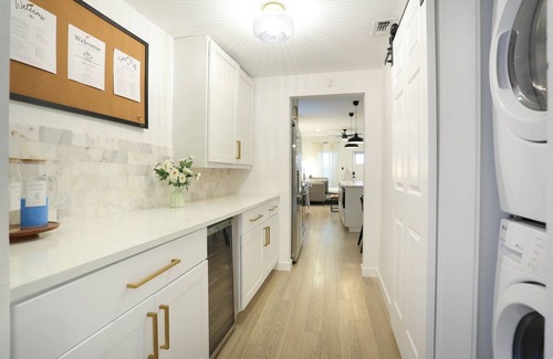 Westfort House | Renovated 4BR & 3Bath Sleeps 11, Hot Tub, Mini Golf, 0.5 mi to Pearl