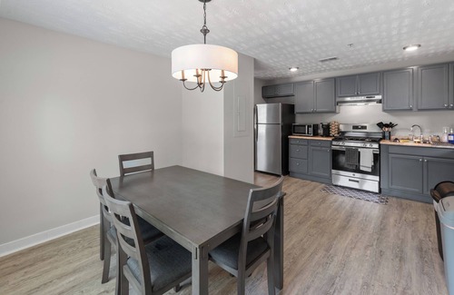 Marietta House | Renovated 5BD Townhome; 2 Minutes from Serene Marietta Square Highlights