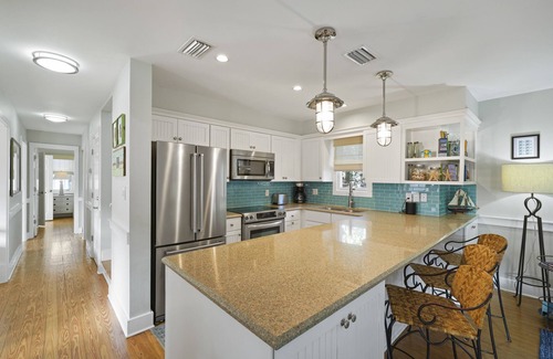 Seaside House | Renovated, 6 Houses to Beach & 1 Block to Town in Seaside + 2 Adult Bikes!