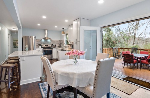 Beaufort House | Renovated: 6 min to Parris Island - 10 min to downtown - Family Gem - Beach Pass