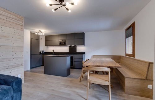 Les Almes Apartment | Renovated apartment 5 ppl, Tignes le Lac, balcony, parking, at the foot of the slopes