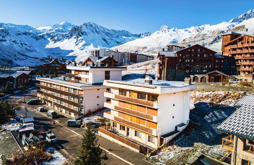 Les Almes Apartment | Renovated Apartment Near Slopes with WIFI and Terrace
